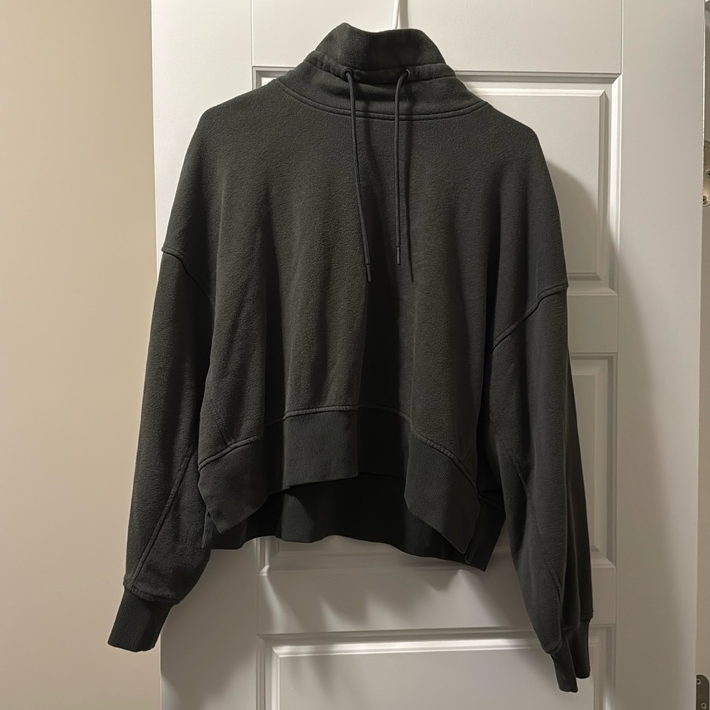 Green Turtle Neck Cropped Sweater